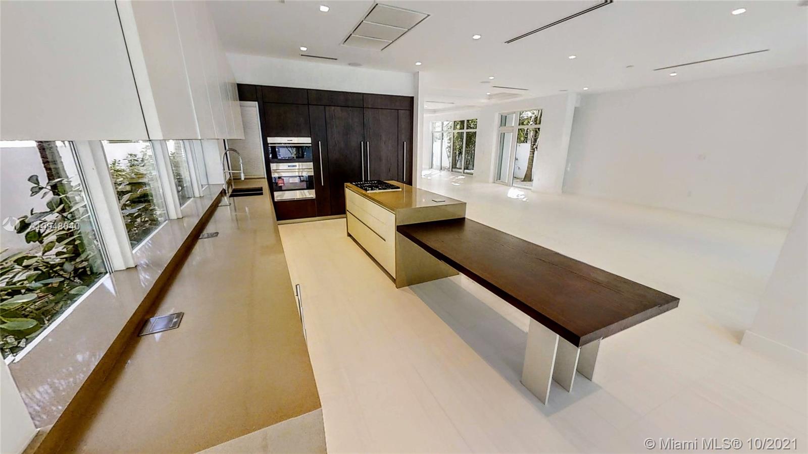 GOLDEN BEACH SEC C - Residential