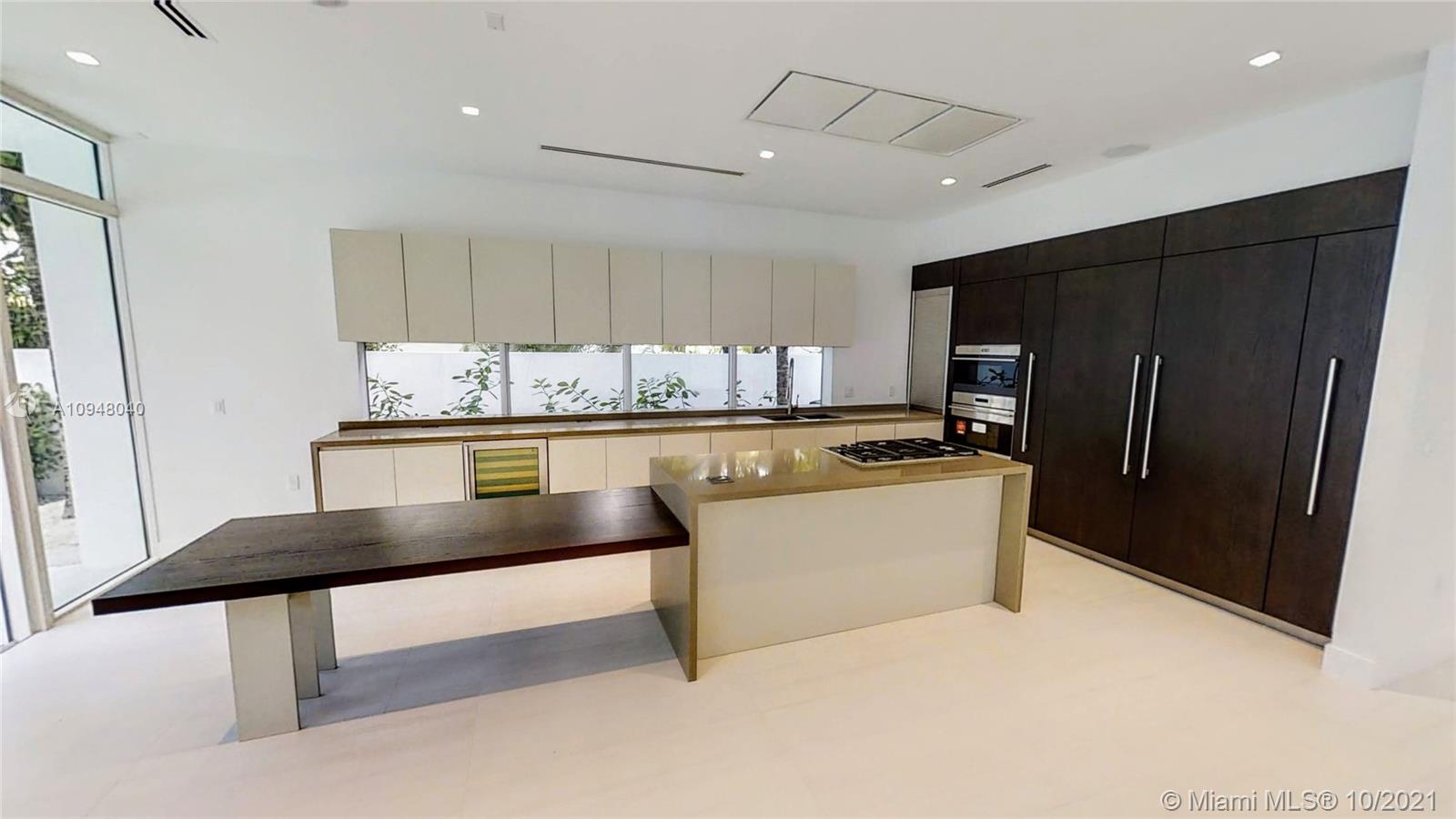 GOLDEN BEACH SEC C - Residential