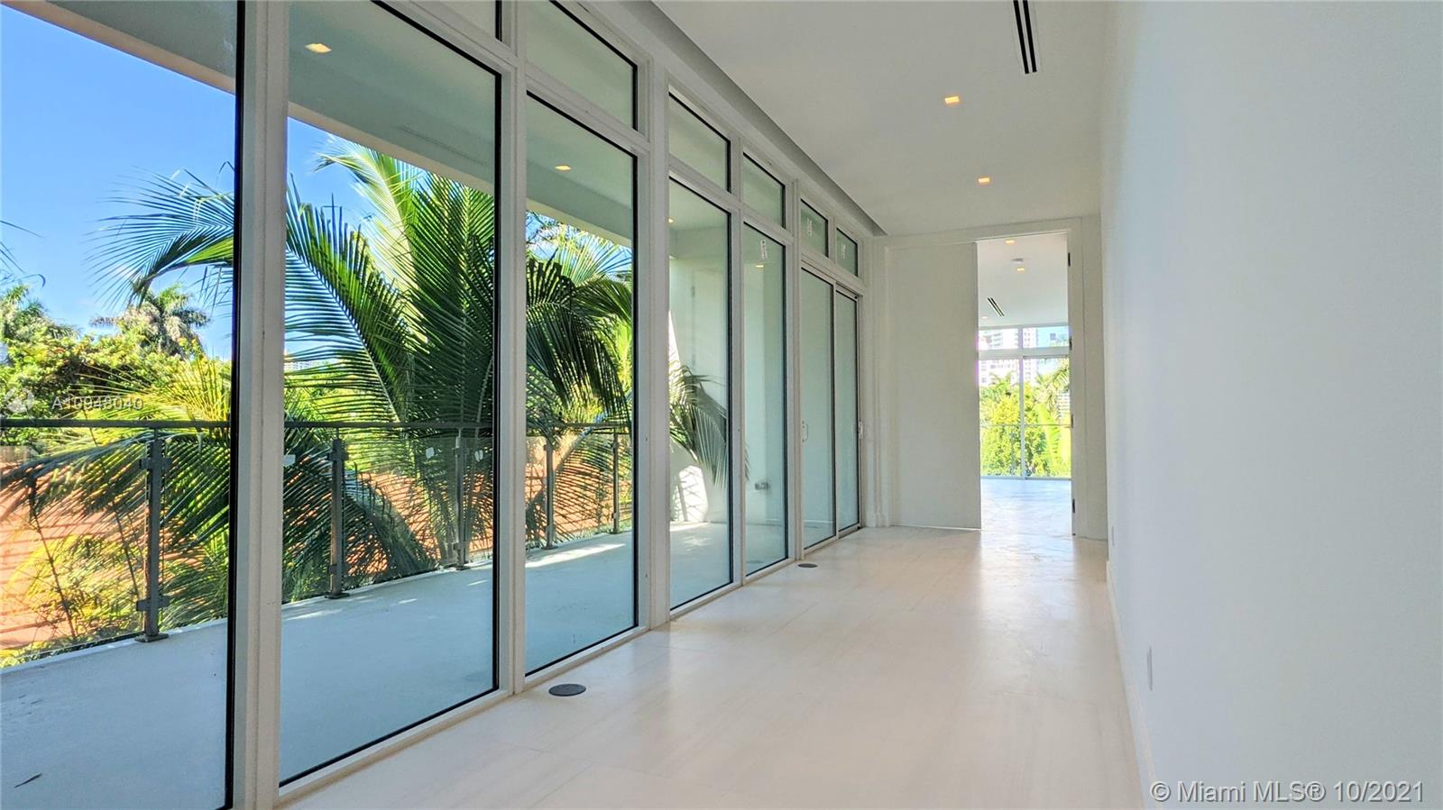 GOLDEN BEACH SEC C - Residential