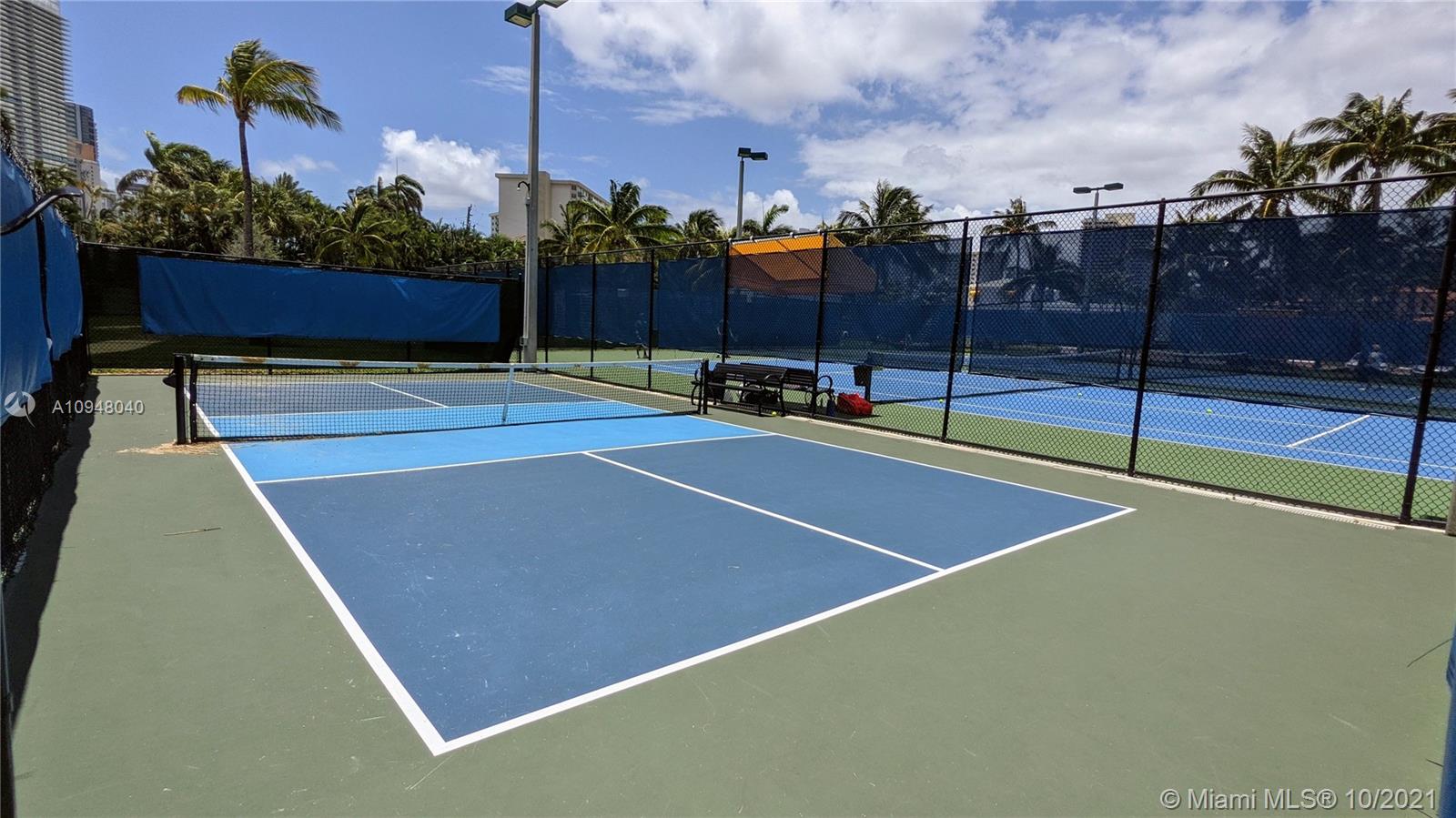 GOLDEN BEACH SEC C - Residential