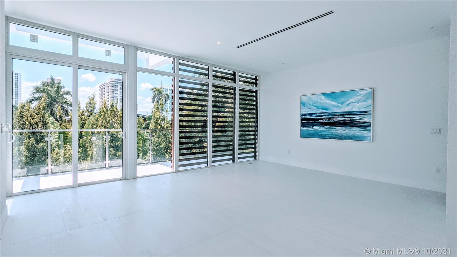 GOLDEN BEACH SEC C - Residential