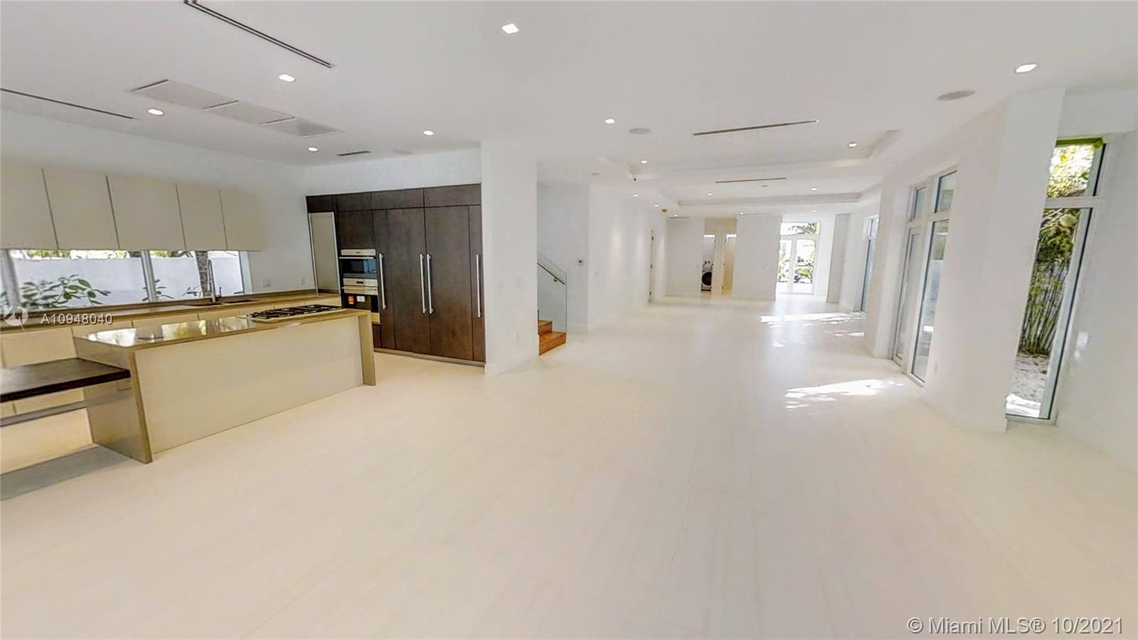 GOLDEN BEACH SEC C - Residential