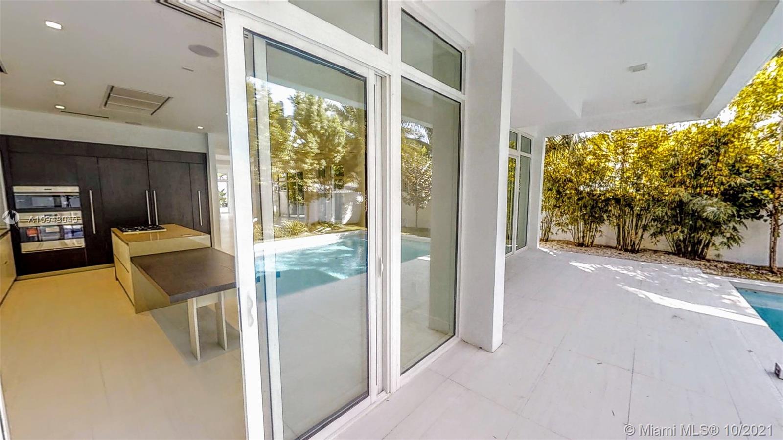 GOLDEN BEACH SEC C - Residential