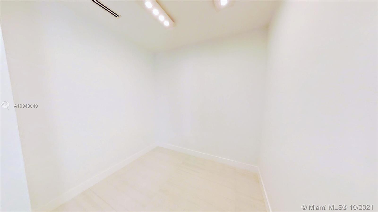 GOLDEN BEACH SEC C - Residential
