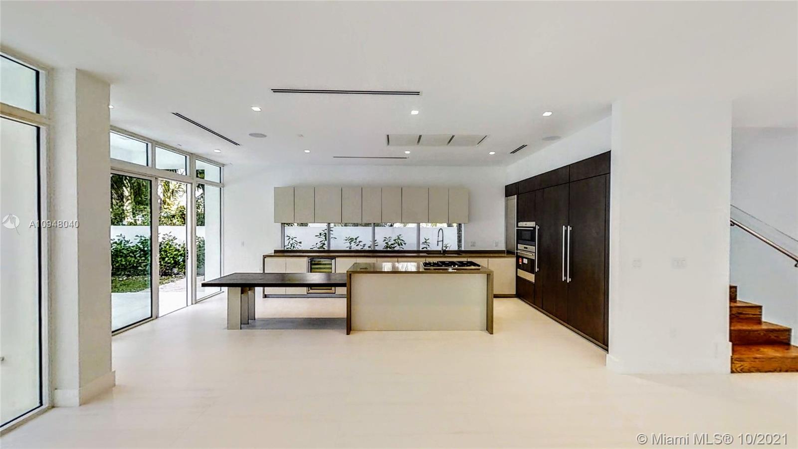 GOLDEN BEACH SEC C - Residential