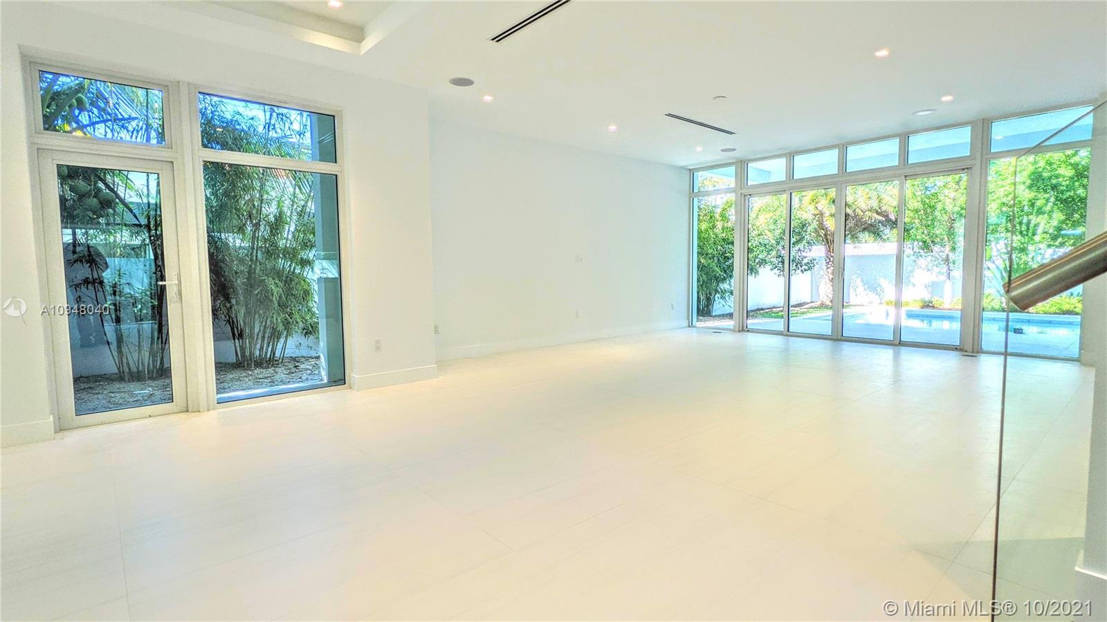 GOLDEN BEACH SEC C - Residential