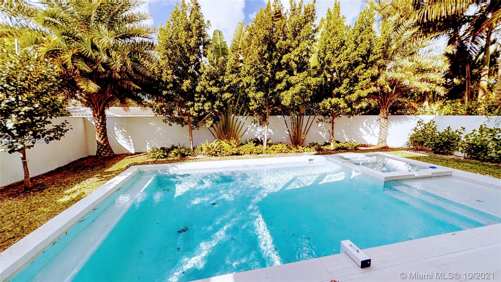 GOLDEN BEACH SEC C - Residential