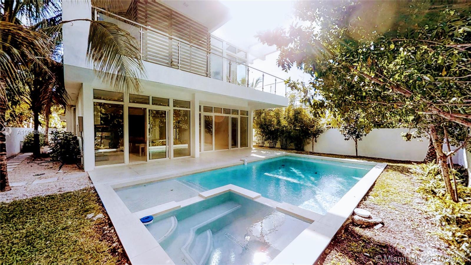 GOLDEN BEACH SEC C - Residential