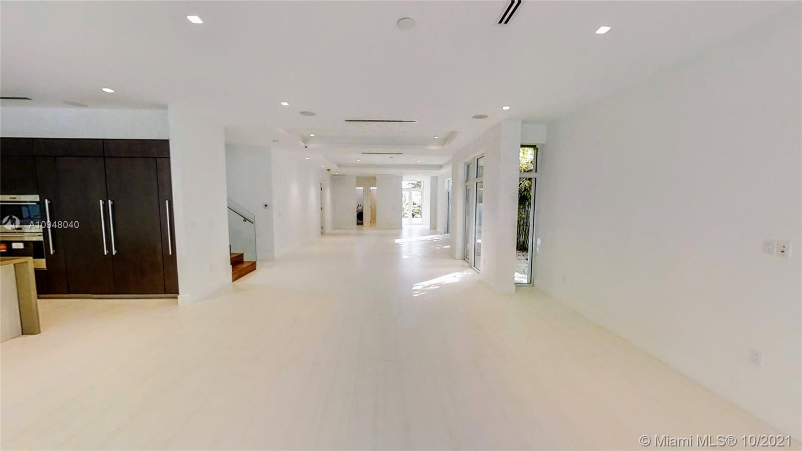 GOLDEN BEACH SEC C - Residential