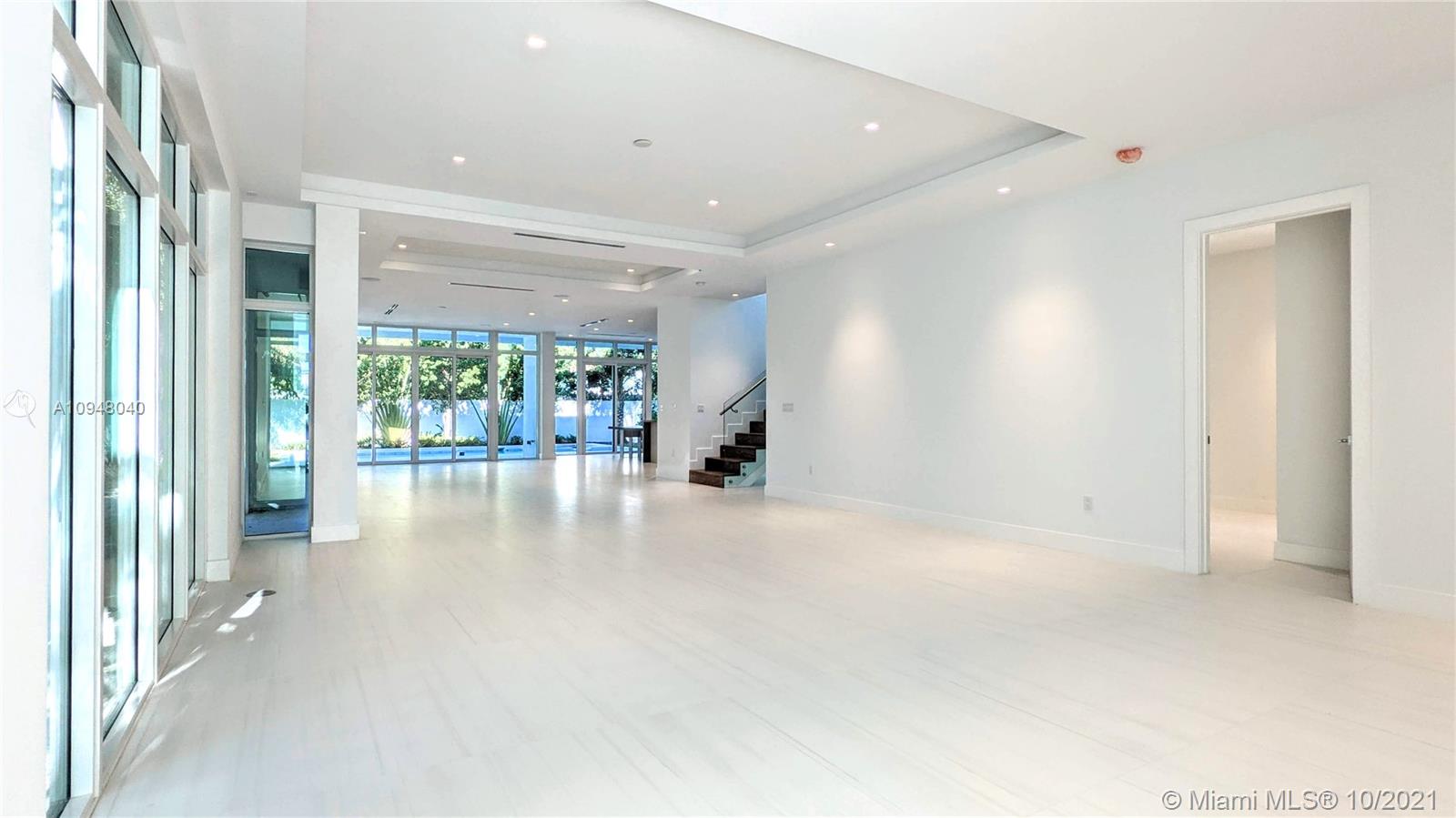 GOLDEN BEACH SEC C - Residential