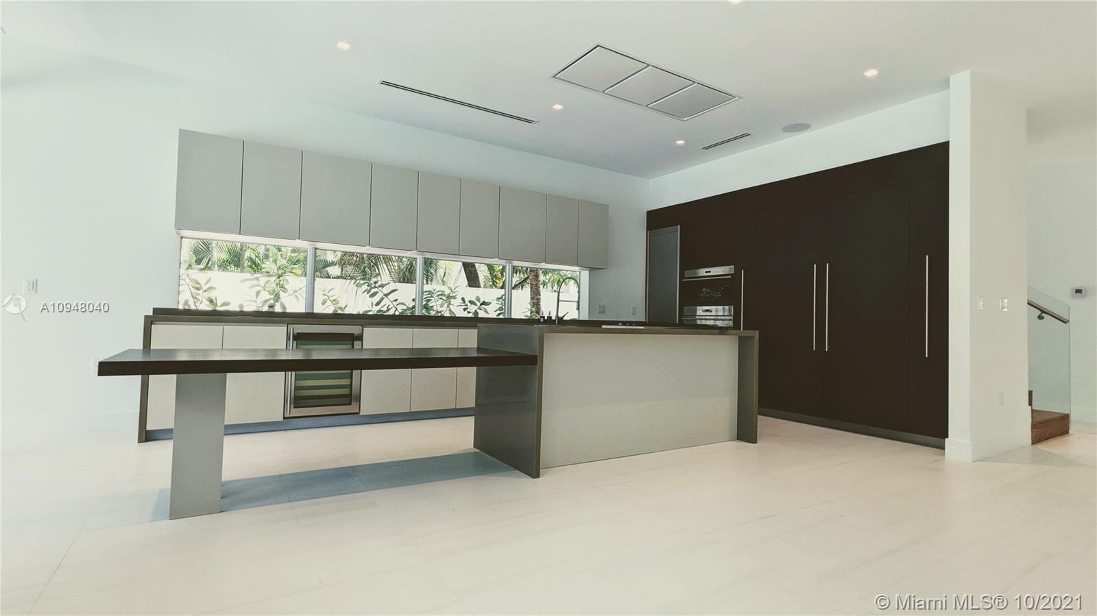 GOLDEN BEACH SEC C - Residential