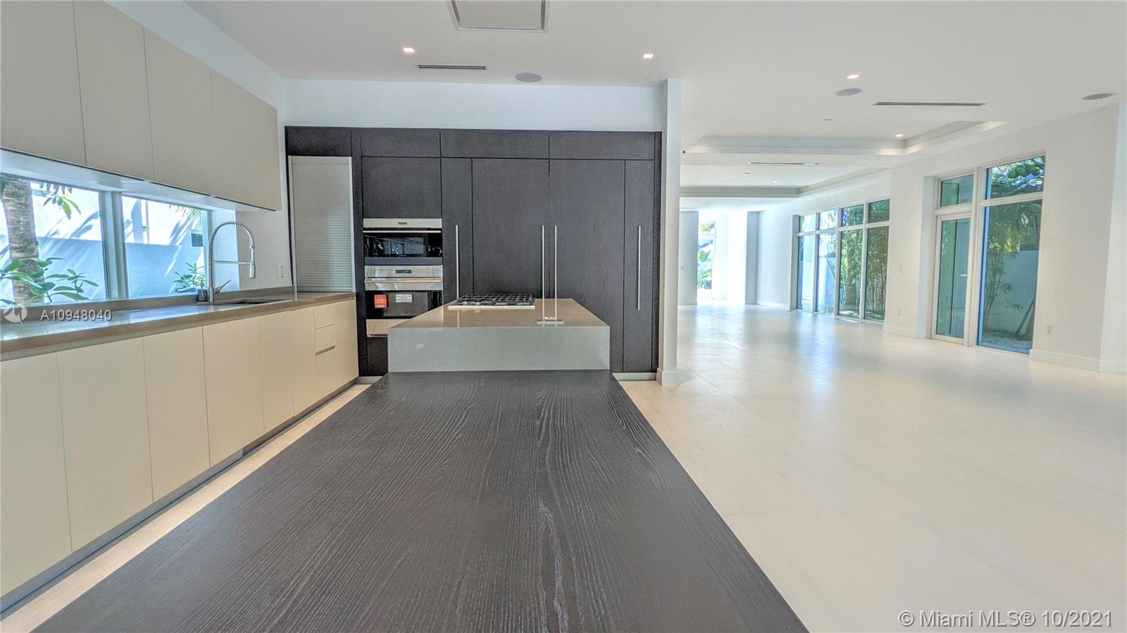GOLDEN BEACH SEC C - Residential