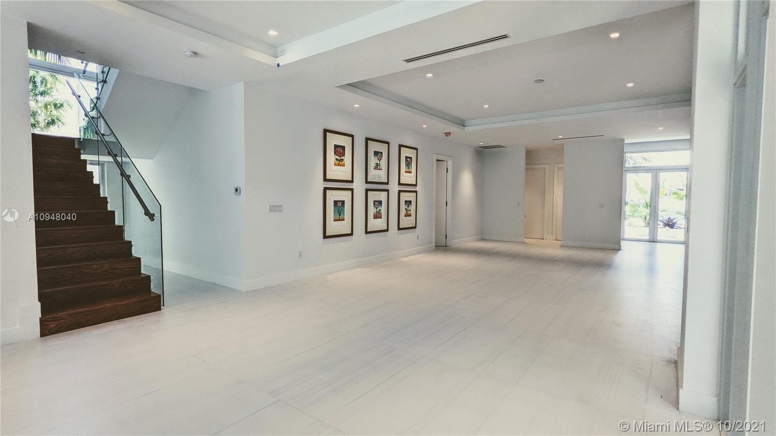 GOLDEN BEACH SEC C - Residential