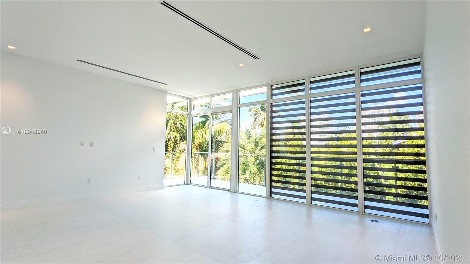 GOLDEN BEACH SEC C - Residential