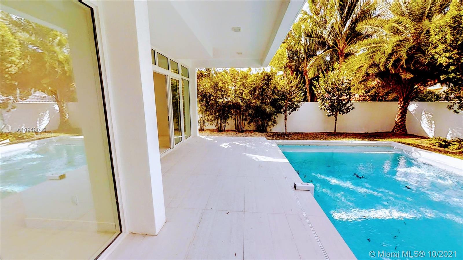 GOLDEN BEACH SEC C - Residential