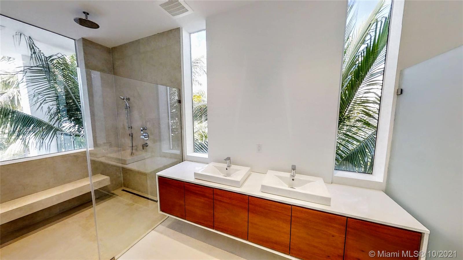 GOLDEN BEACH SEC C - Residential