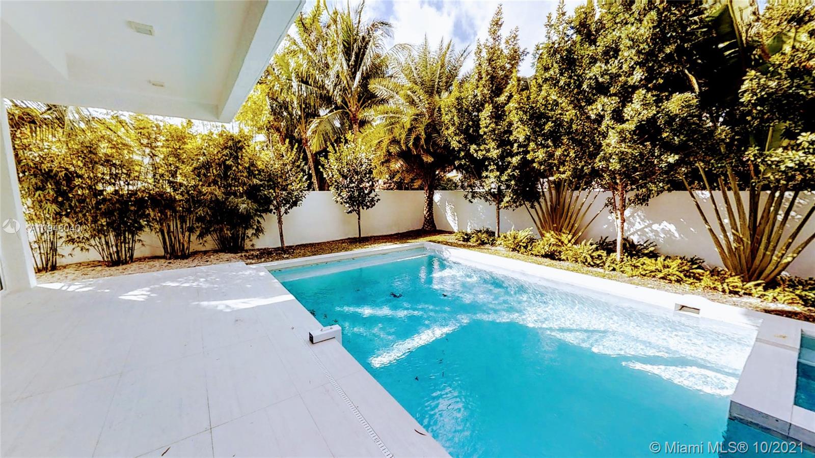 GOLDEN BEACH SEC C - Residential