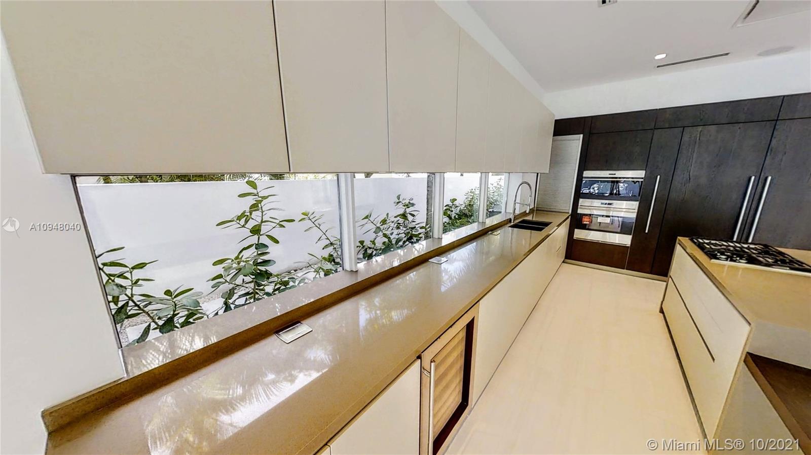 GOLDEN BEACH SEC C - Residential