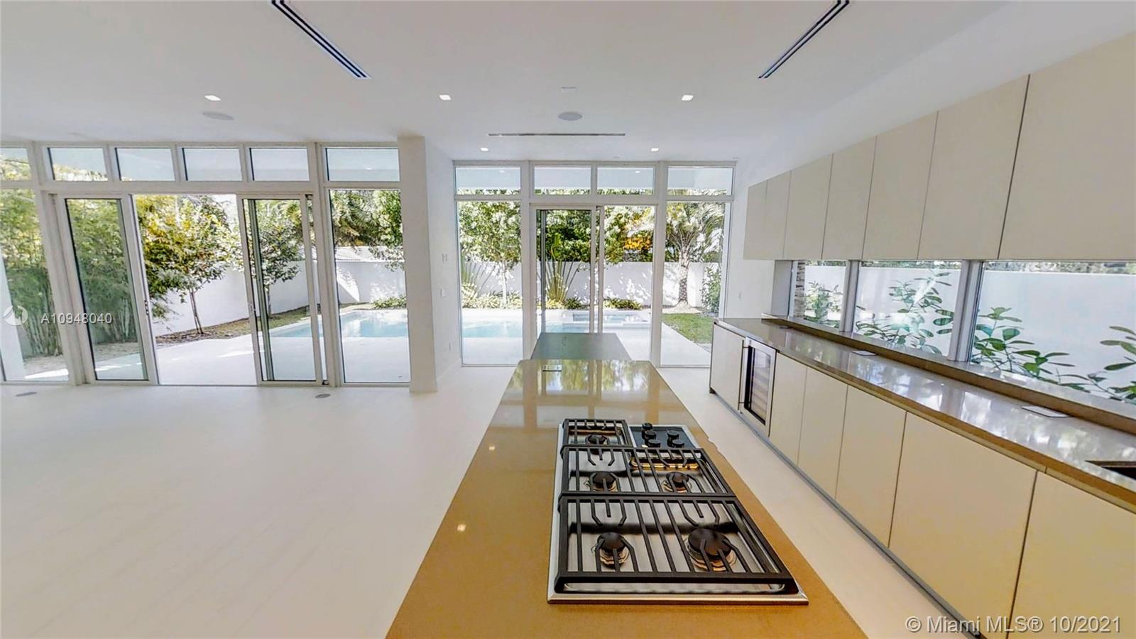 GOLDEN BEACH SEC C - Residential
