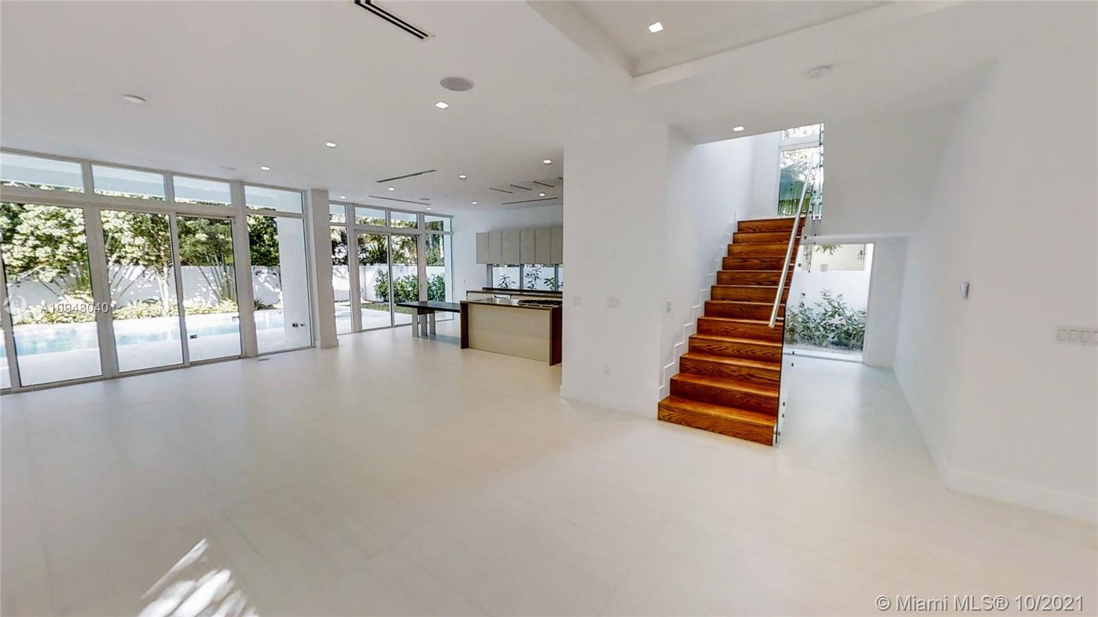 GOLDEN BEACH SEC C - Residential