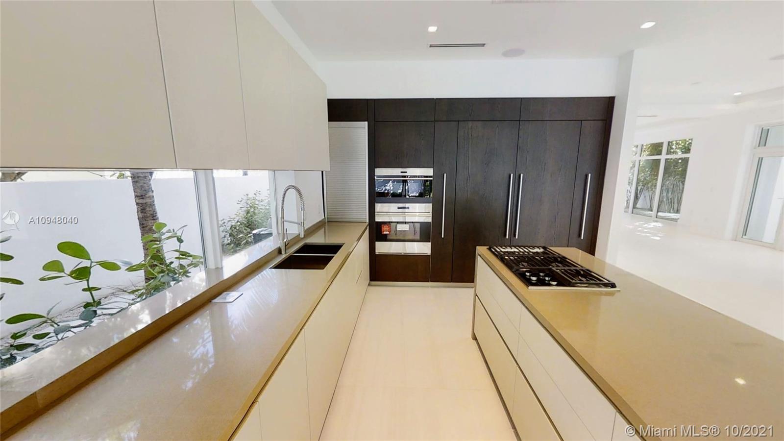 GOLDEN BEACH SEC C - Residential