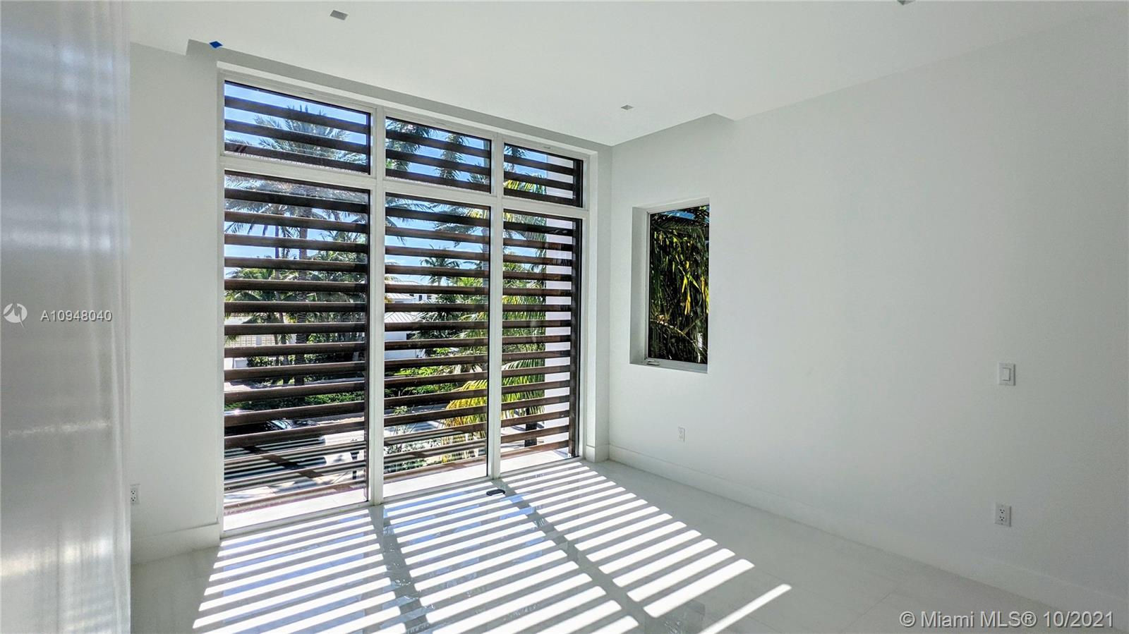 GOLDEN BEACH SEC C - Residential