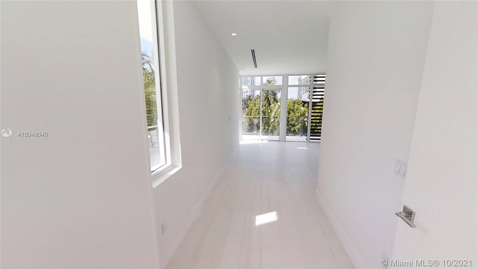 GOLDEN BEACH SEC C - Residential