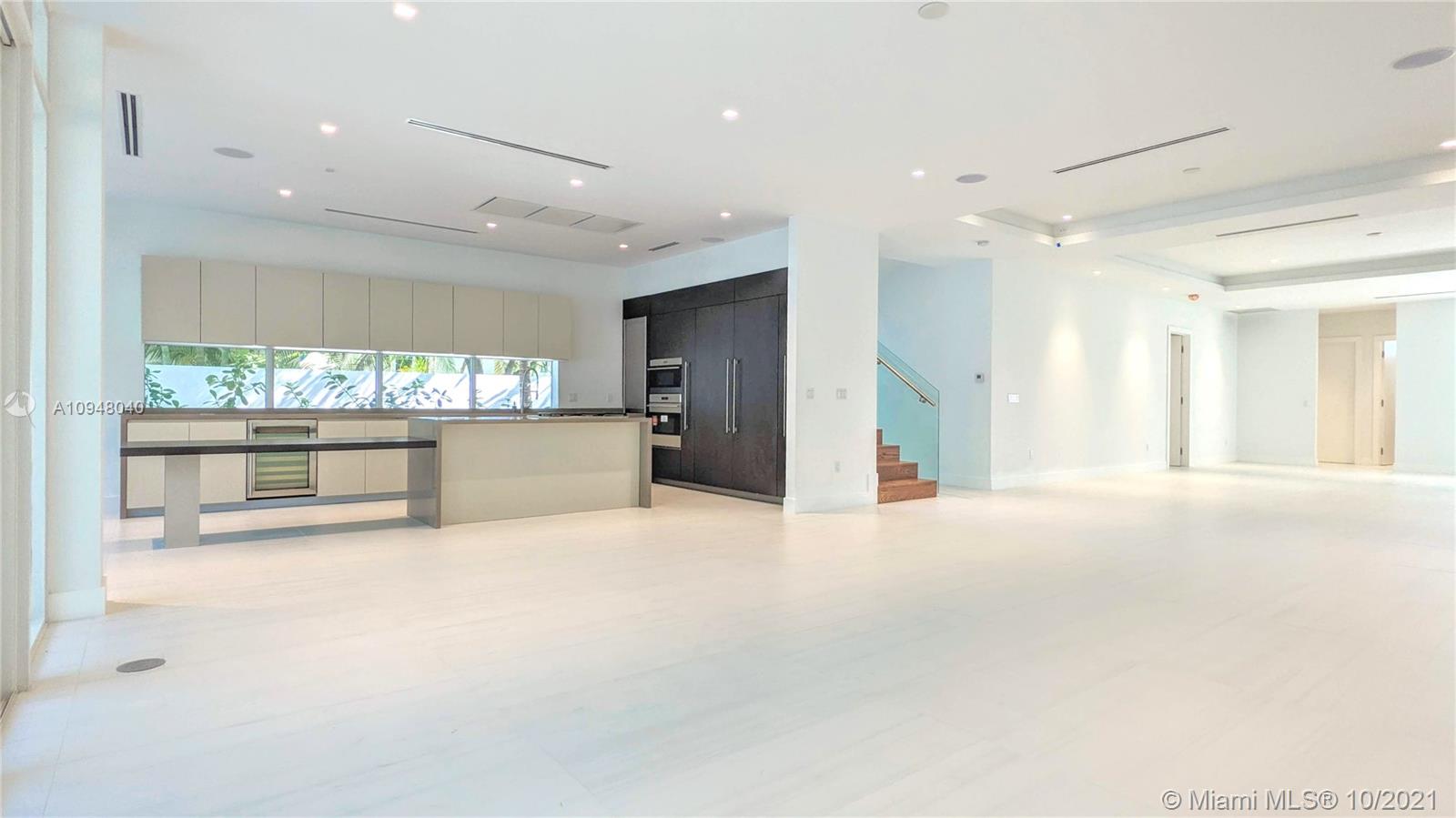 GOLDEN BEACH SEC C - Residential