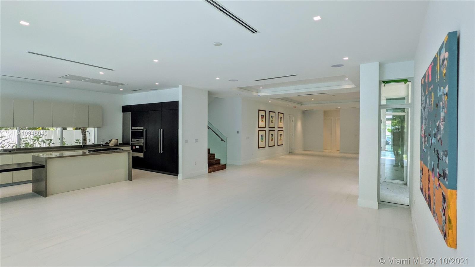 GOLDEN BEACH SEC C - Residential