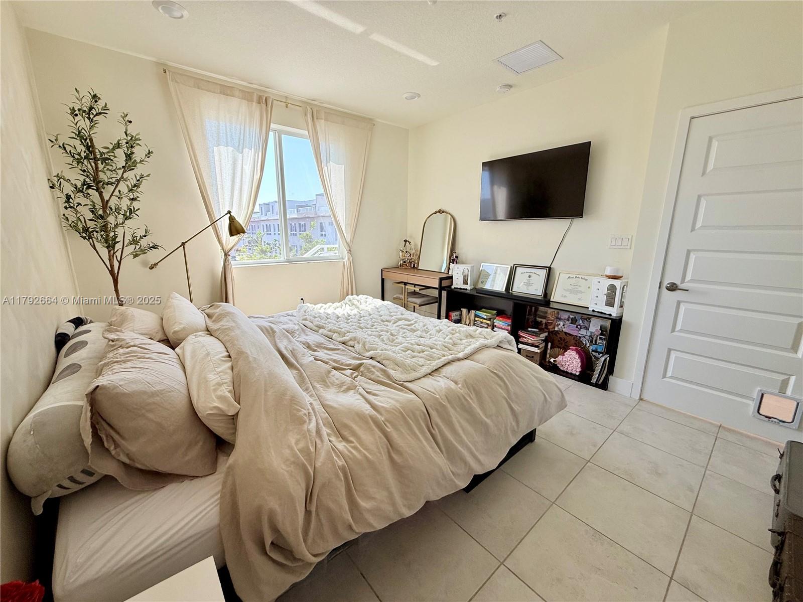 LANDMARK AT DORAL - Residential Lease