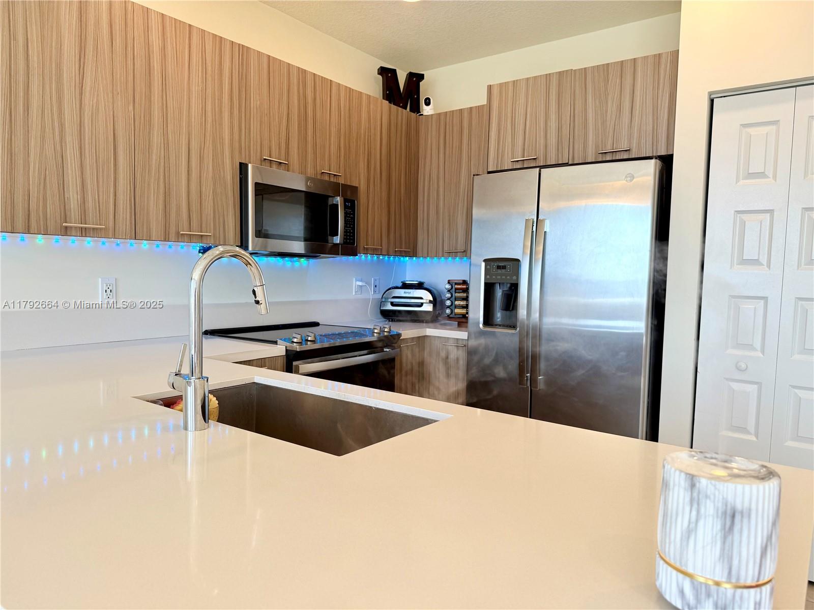 LANDMARK AT DORAL - Residential Lease