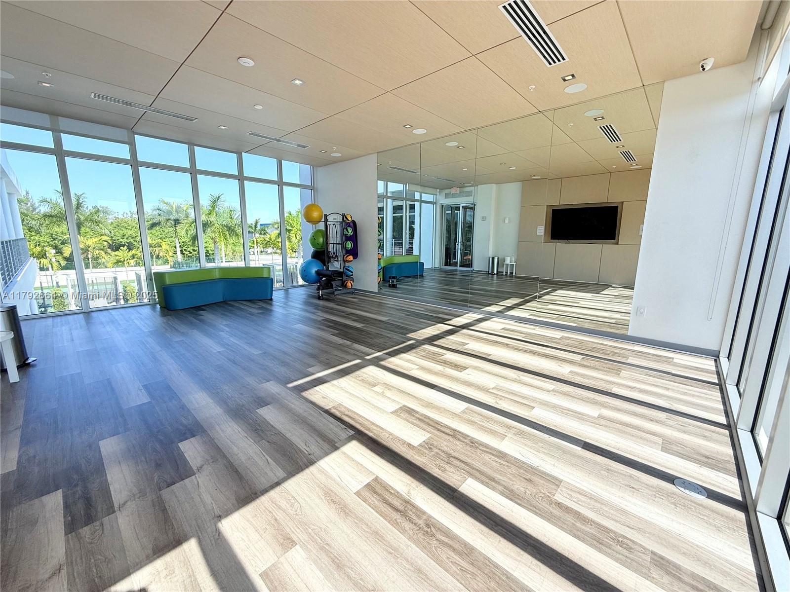 LANDMARK AT DORAL - Residential Lease