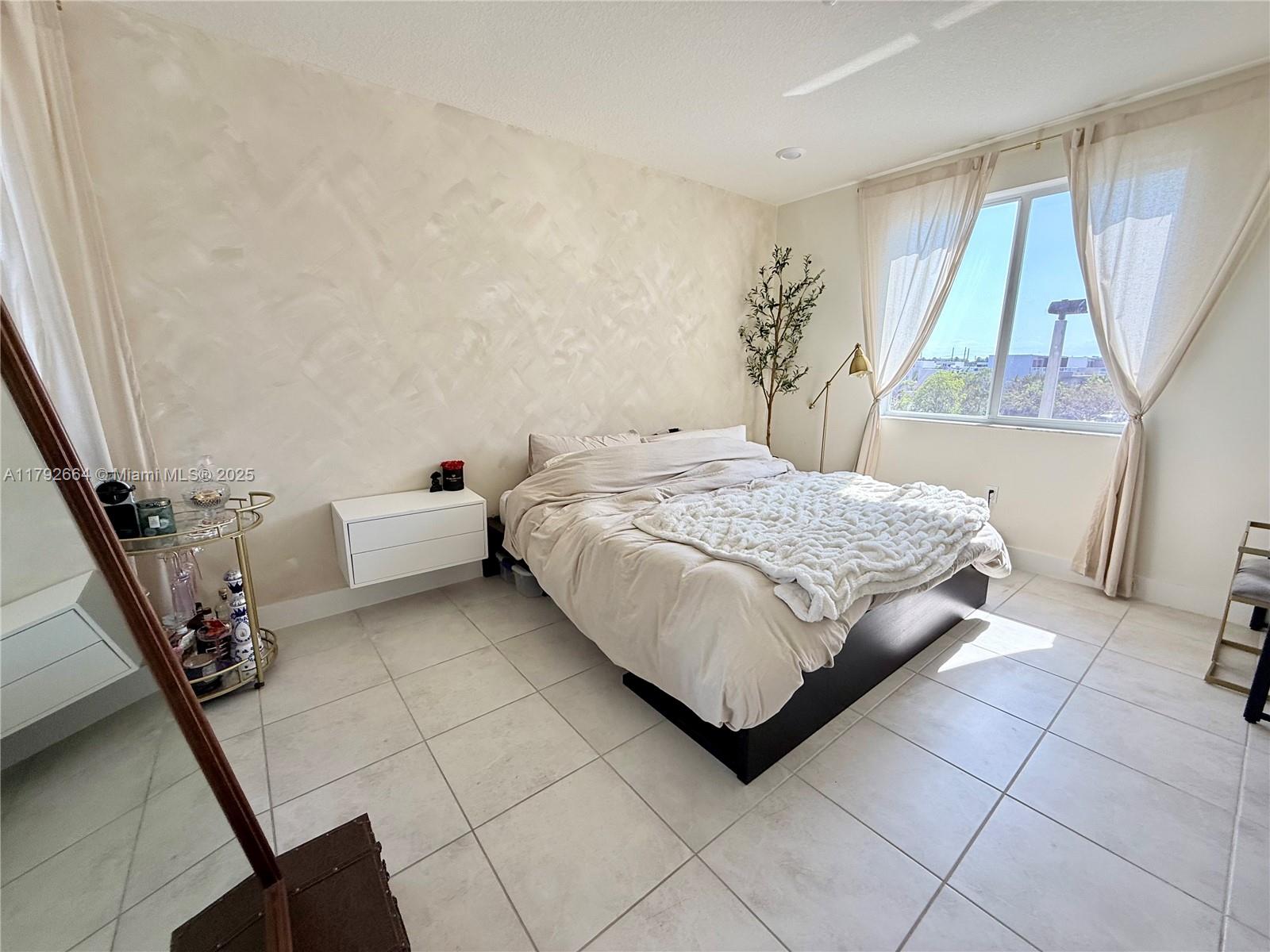 LANDMARK AT DORAL - Residential Lease
