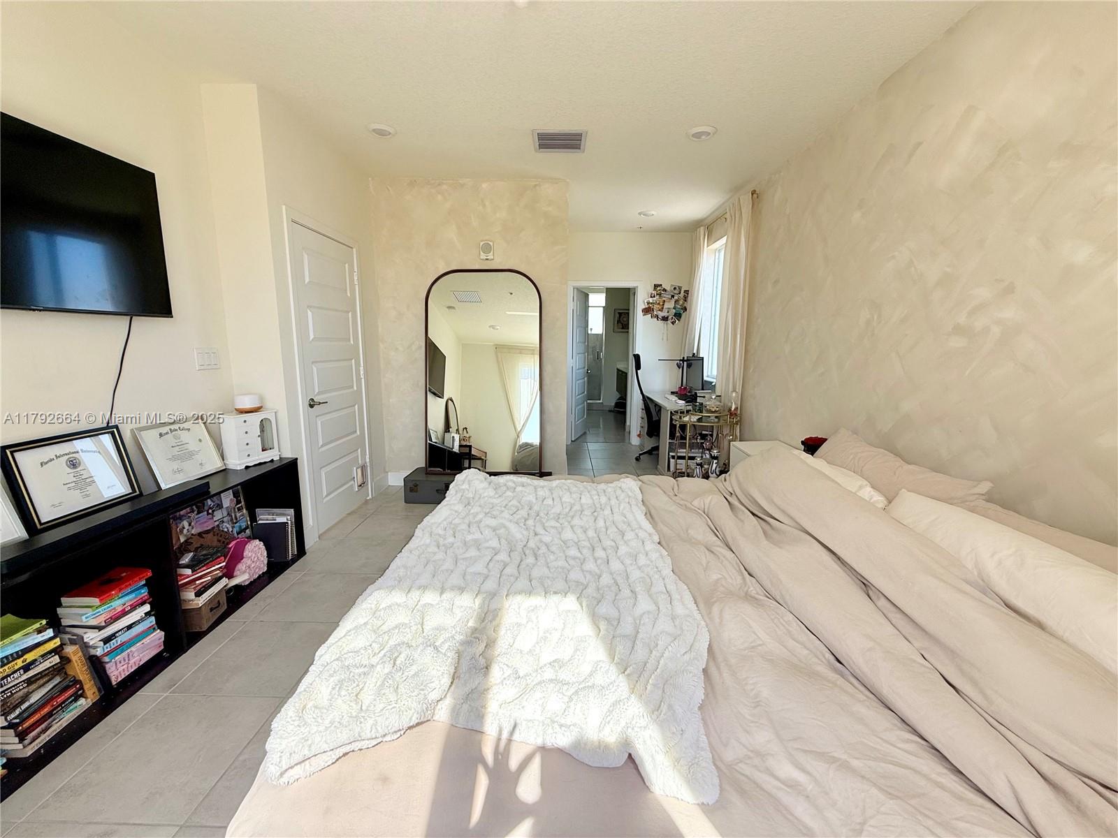 LANDMARK AT DORAL - Residential Lease