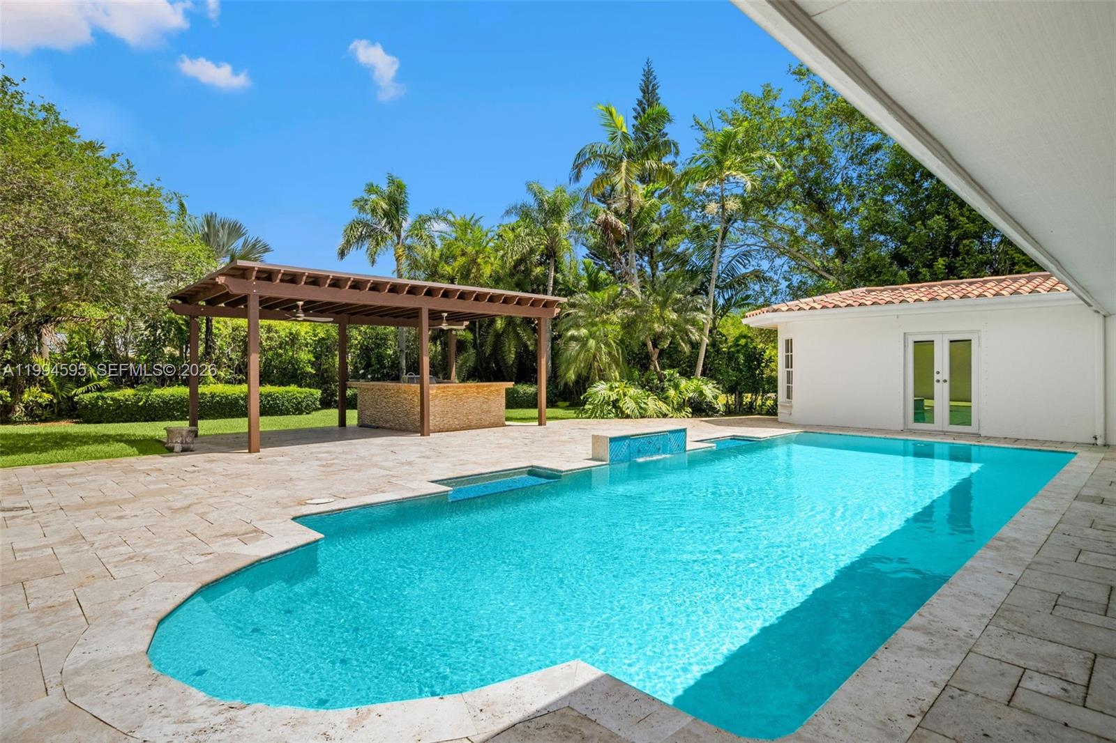 ROCK LAKE - Residential
