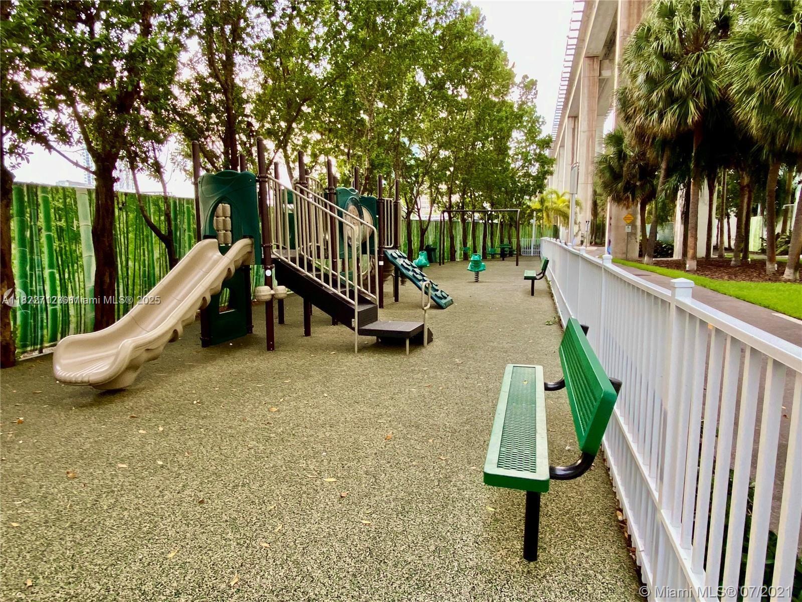 IVY CONDO - Residential