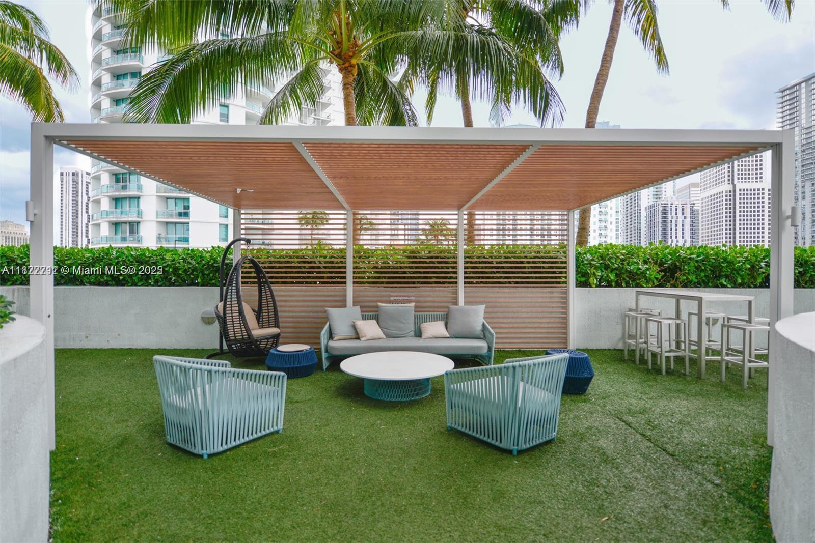 IVY CONDO - Residential