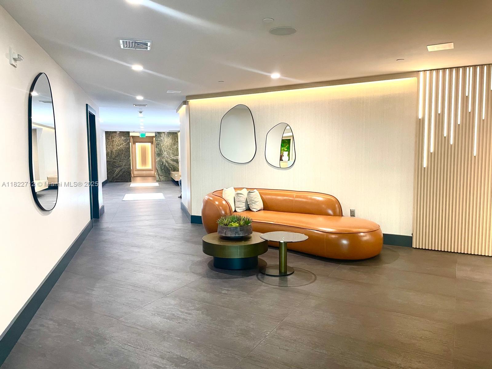IVY CONDO - Residential