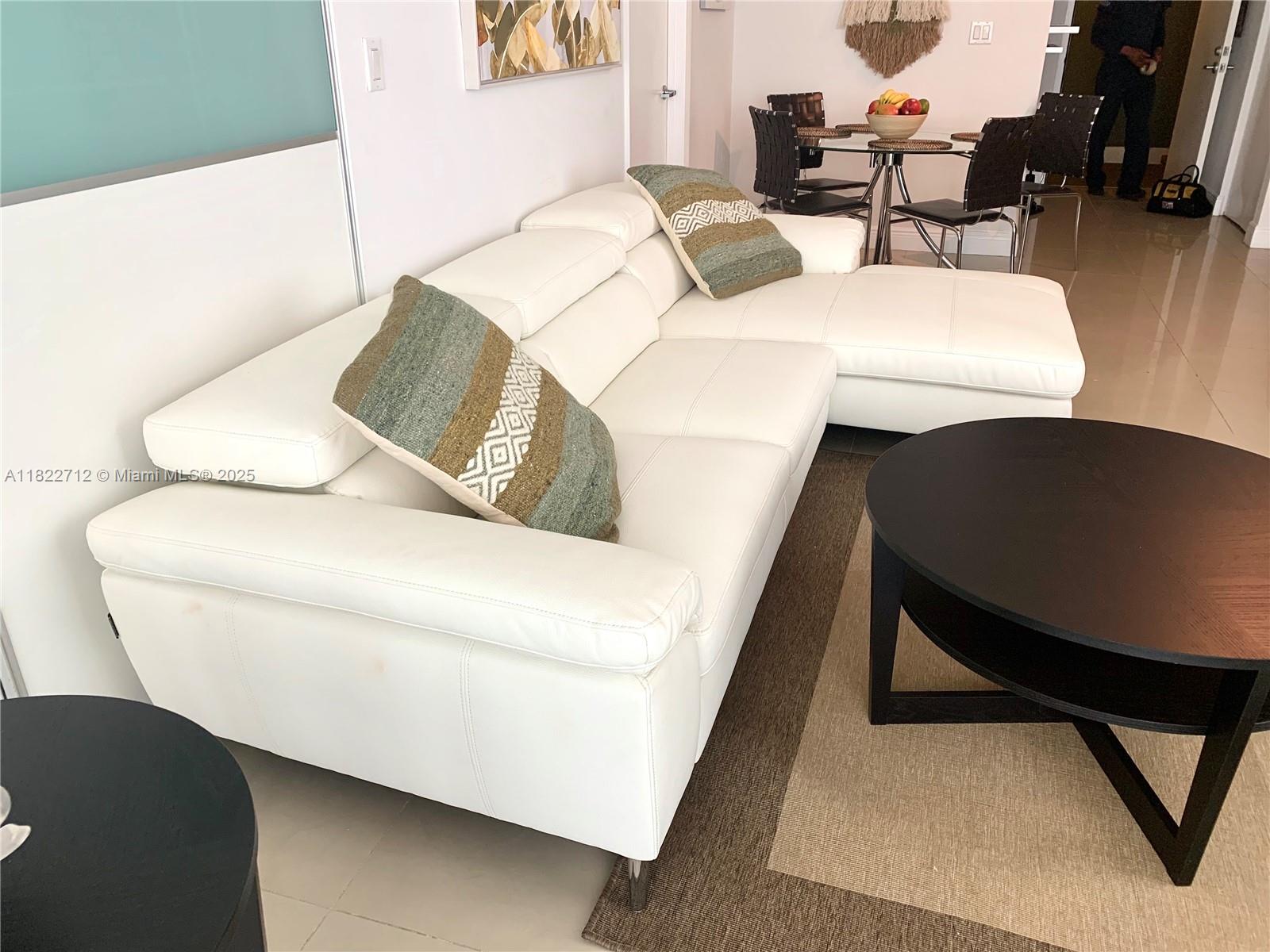 IVY CONDO - Residential