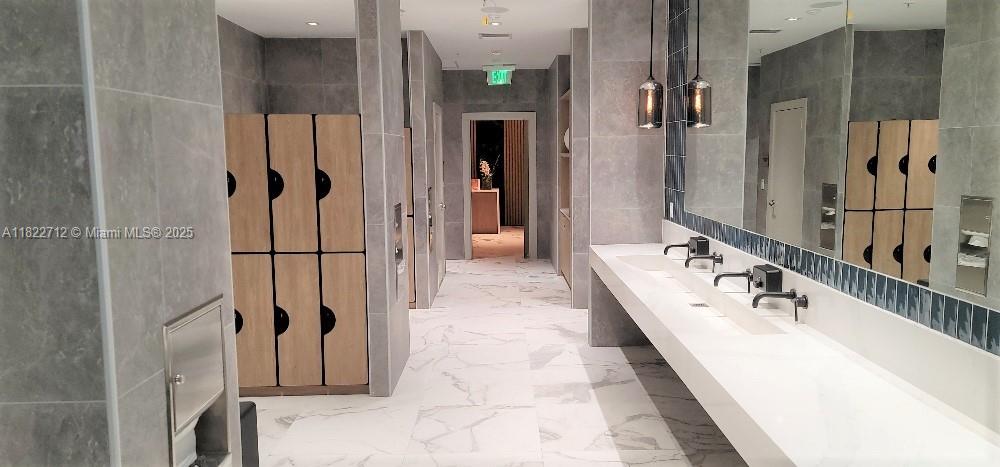 IVY CONDO - Residential