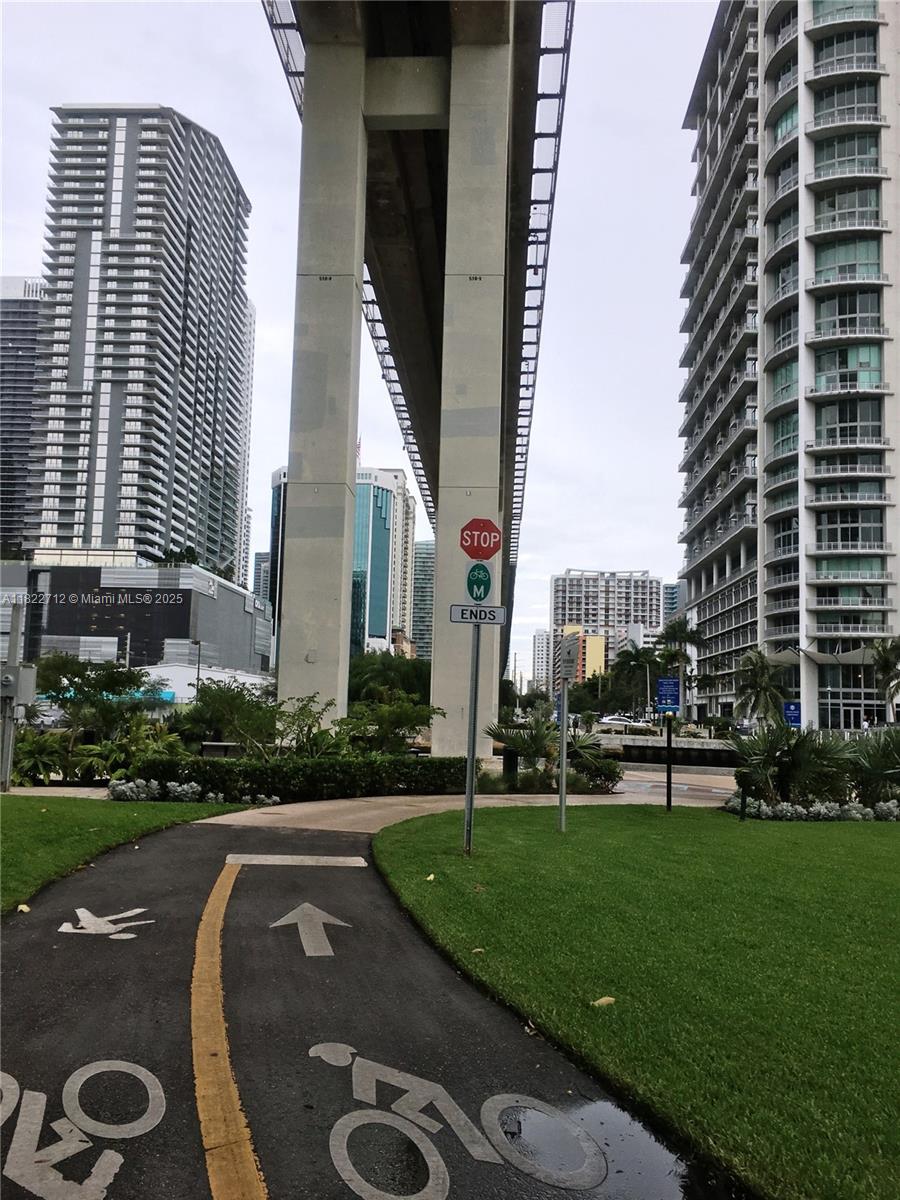 IVY CONDO - Residential