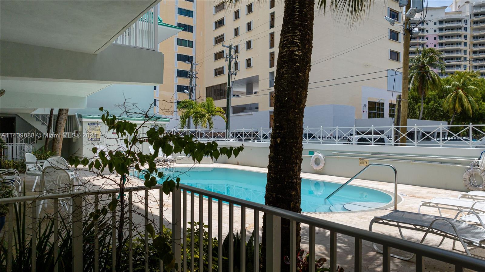 GOVERNORS LODGE ASSOC CON - Residential