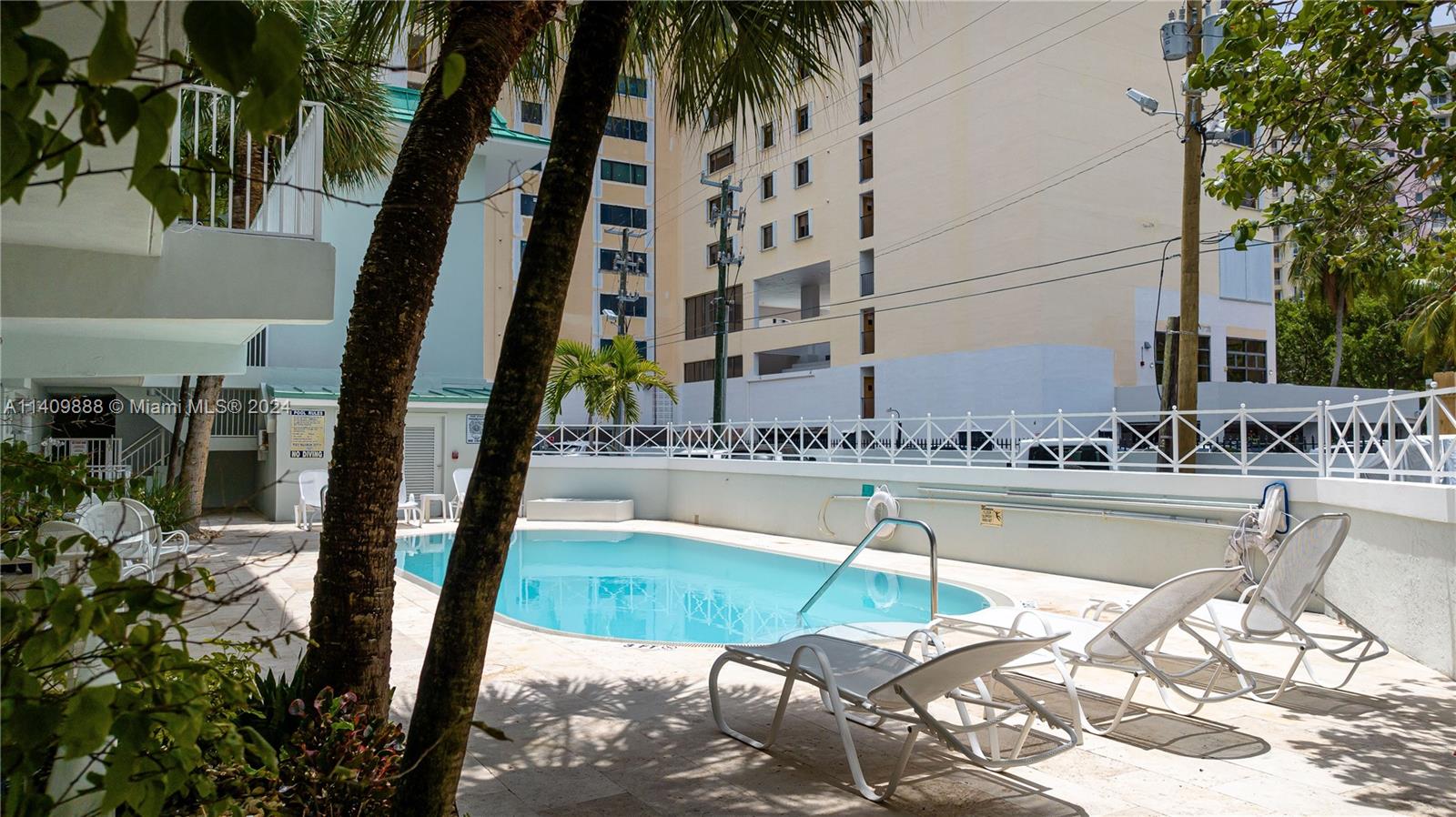 GOVERNORS LODGE ASSOC CON - Residential