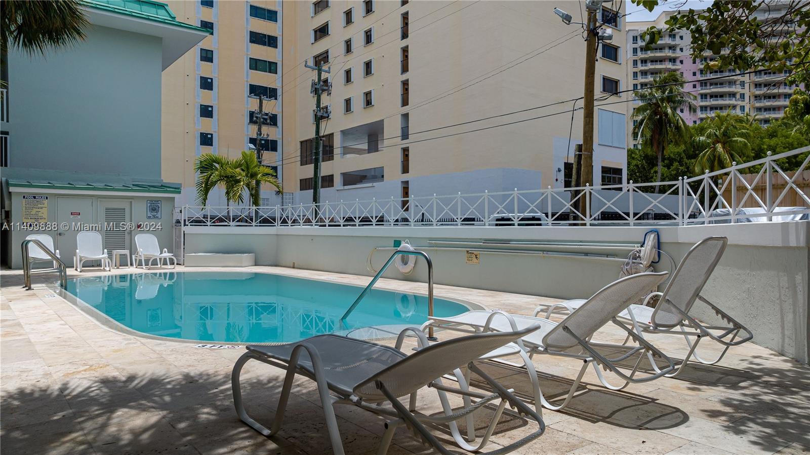 GOVERNORS LODGE ASSOC CON - Residential