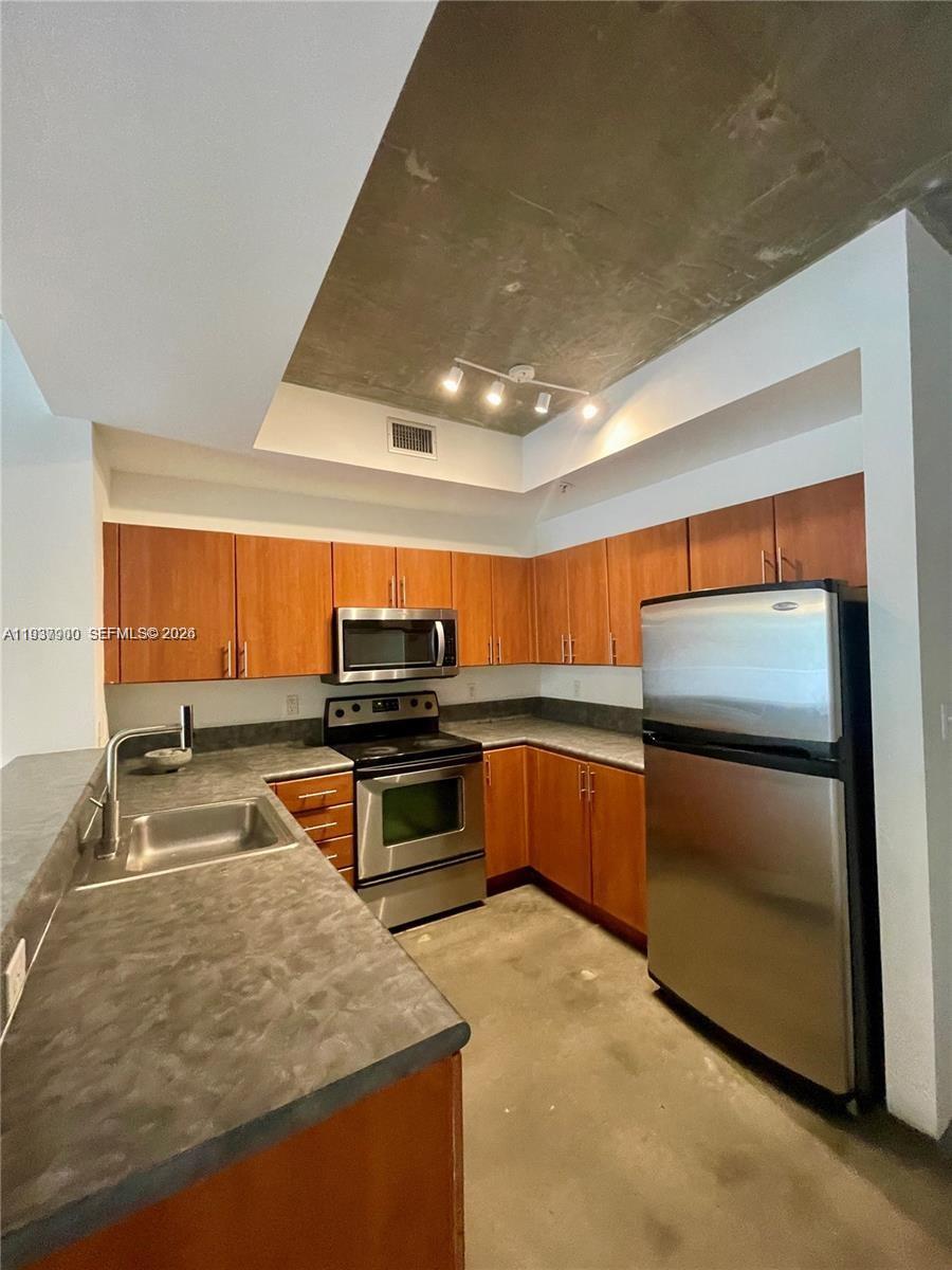 BAYLOFTS CONDO - Residential