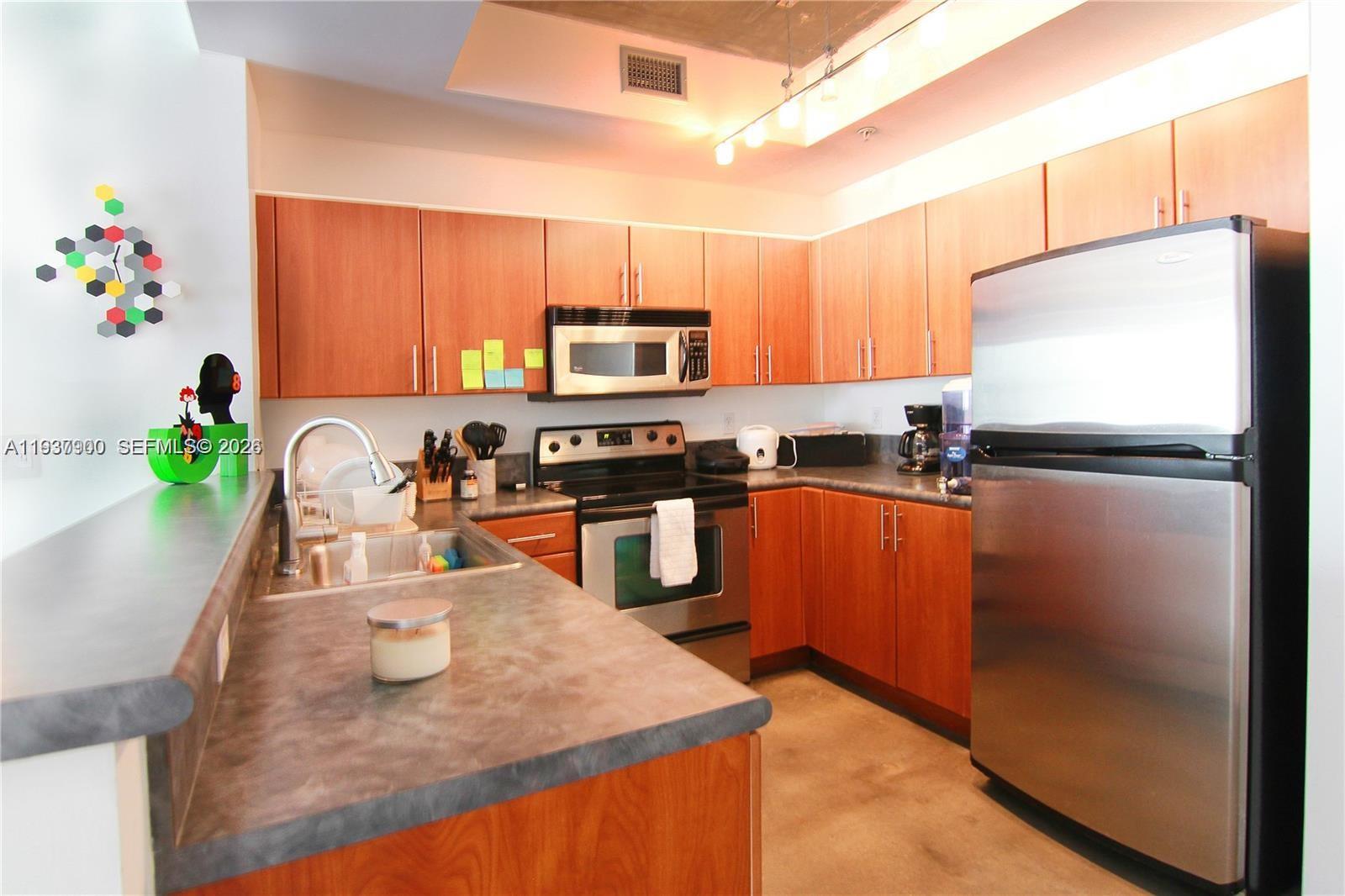 BAYLOFTS CONDO - Residential
