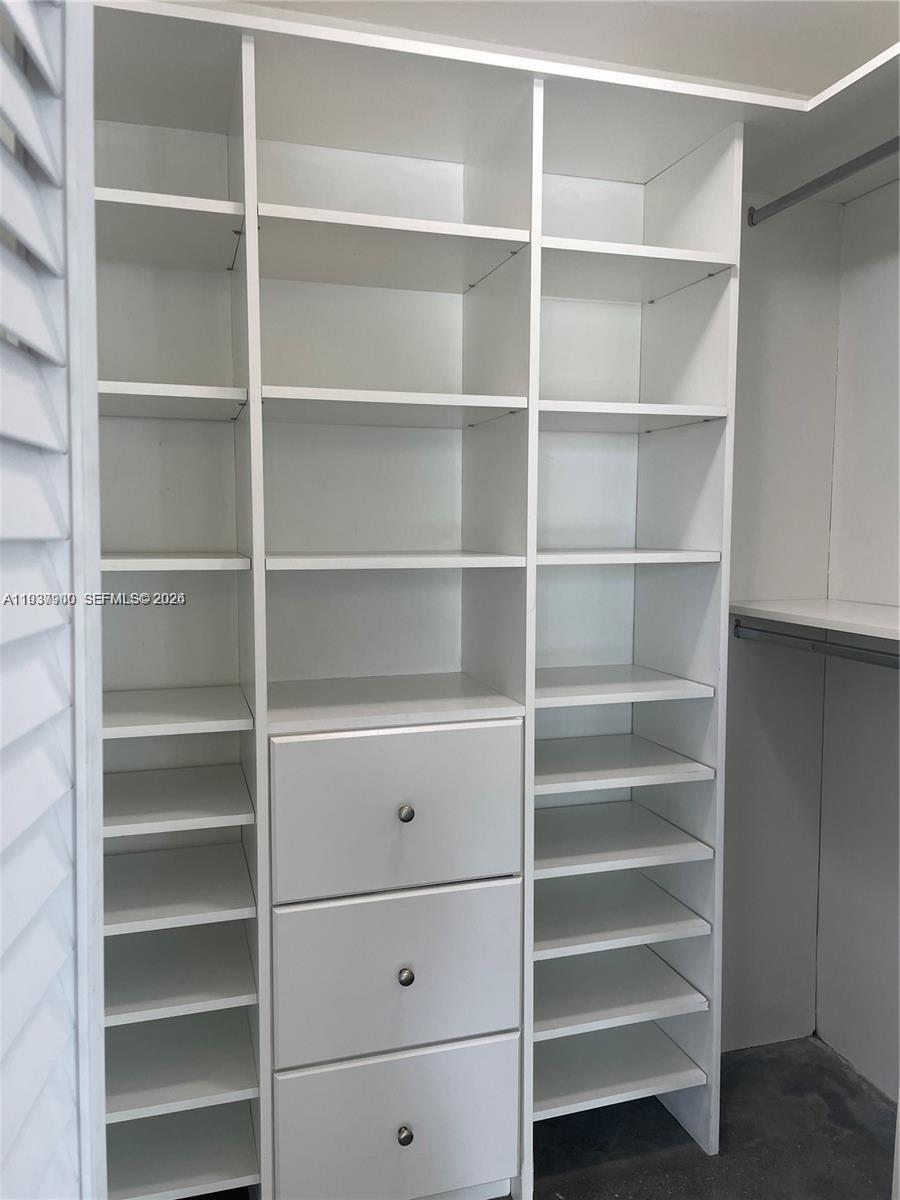 BAYLOFTS CONDO - Residential