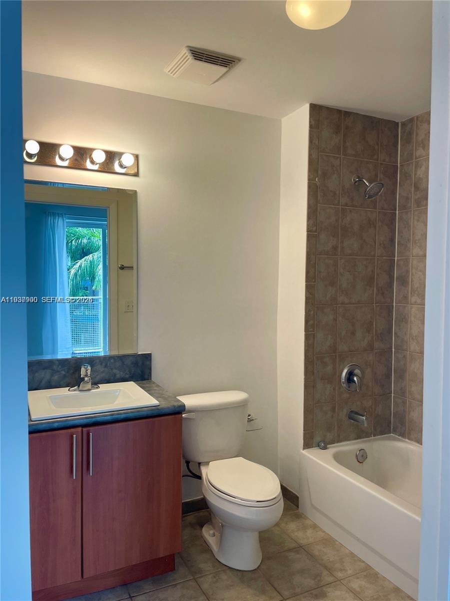 BAYLOFTS CONDO - Residential