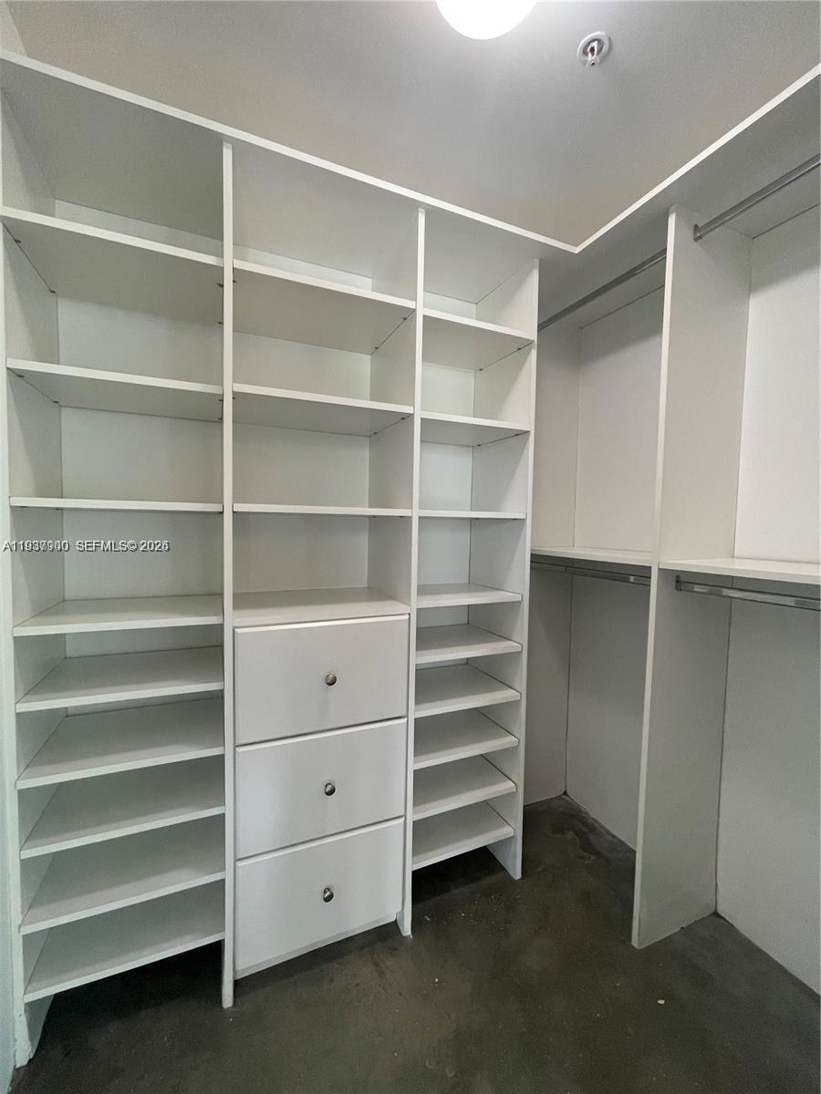 BAYLOFTS CONDO - Residential