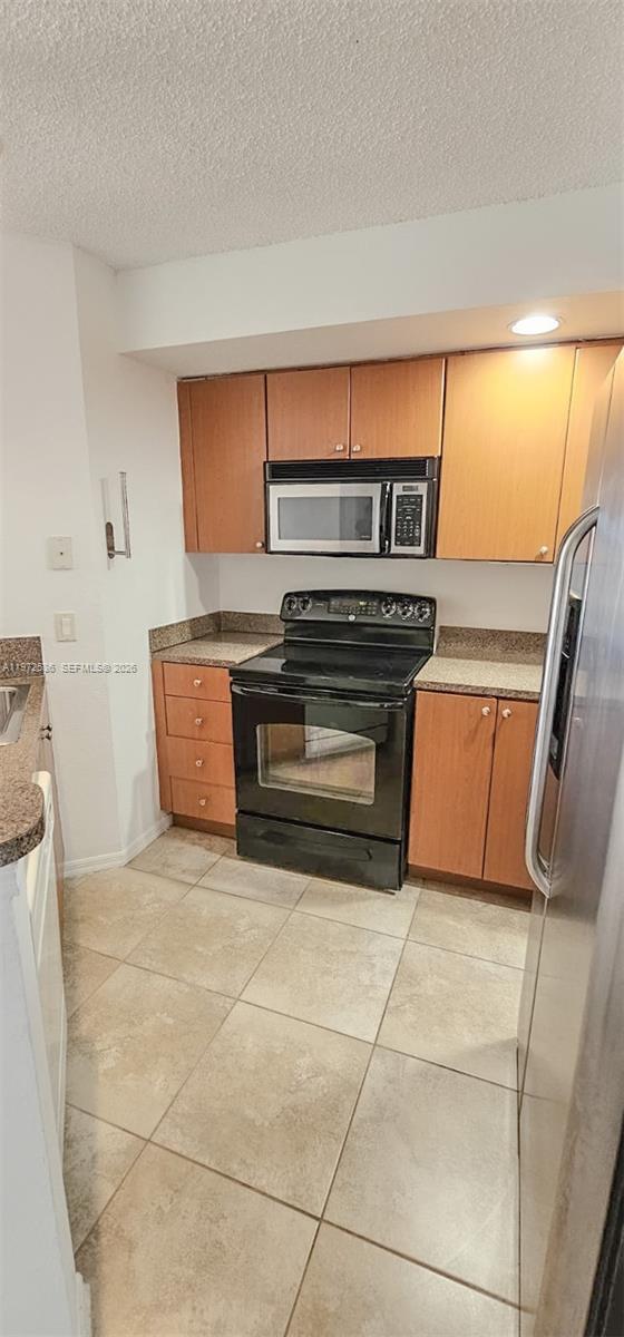 CORAL KEY CONDO - Residential Lease